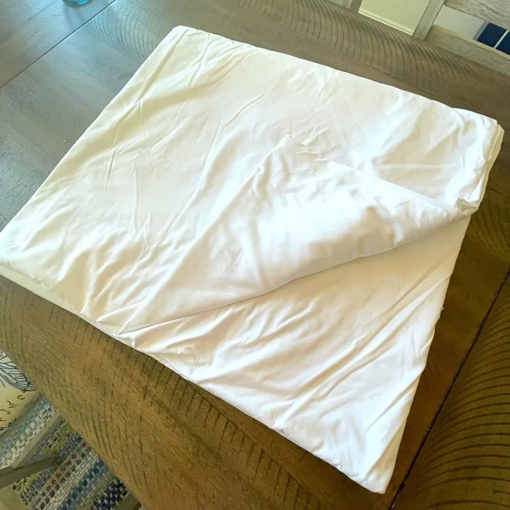 ‎Solid White Queen Microfiber Duvet Cover